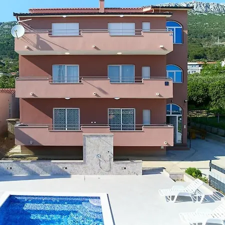 Radun Near Split