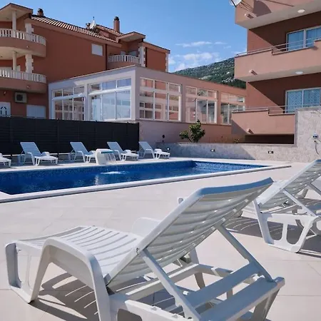 Radun Near Split * Kastel Stari